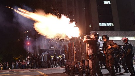 Brazil police fire tear gas at Rousseff impeachment protesters (PHOTOS, VIDEO)