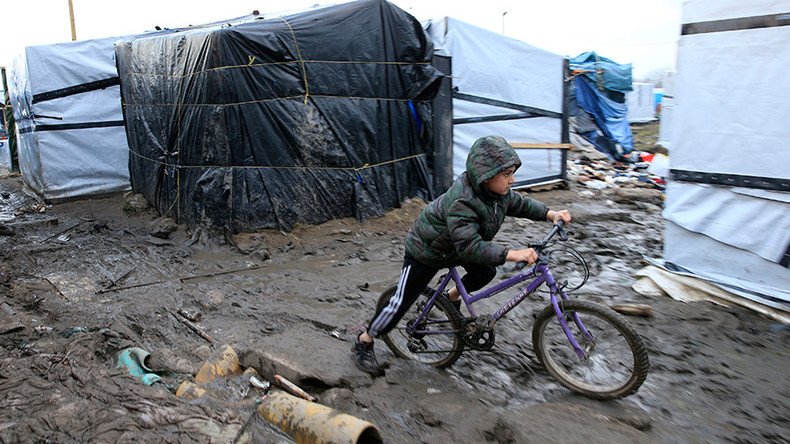 Food shortages hit Calais ‘Jungle’ camp as UK urged to accept 400 children 
