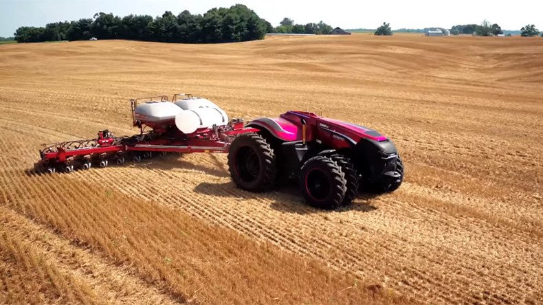 Robo-tractor: Slick self-driving vehicle heralds remote-control farming (VIDEO)