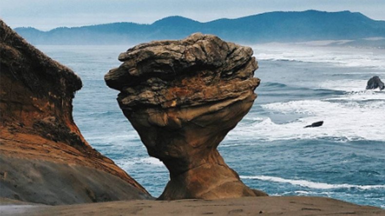 Vandals caught on VIDEO destroying iconic Oregon sandstone formation