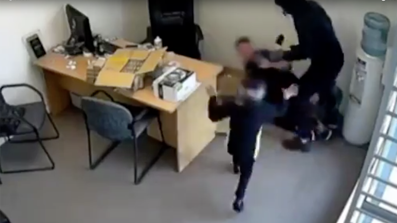 6-yo girl tries to fight off ax-wielding robber in New Zealand (VIDEO)