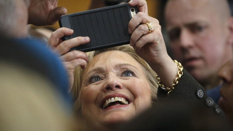 Clinton bought old BlackBerrys on eBay – top Republican congressman