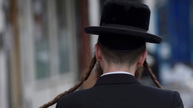 Rabbi who believes Jews brought Holocaust on themselves to visit UK