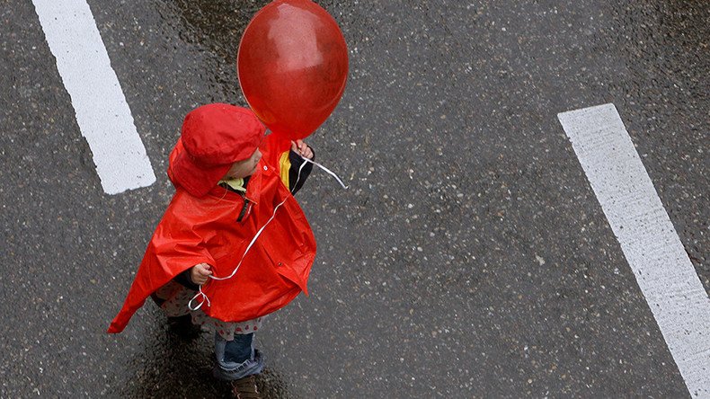 Uplifting story: Grieving grandson receives message after launching balloon for dead grandfather