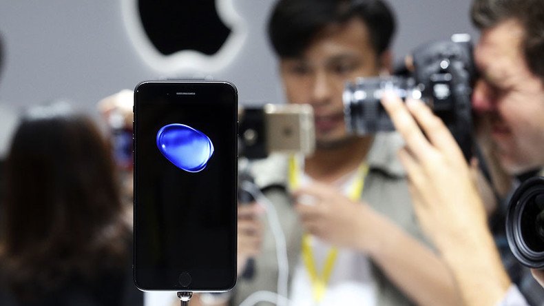 ‘This is penis’: iPhone 7 launch slogan gets lost in translation, giggling ensues