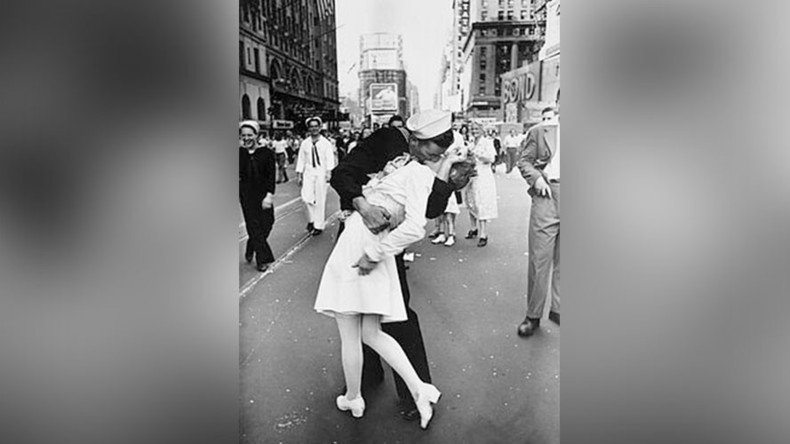 Nurse from iconic ‘V-J Day in Times Square’ photo dies aged 92