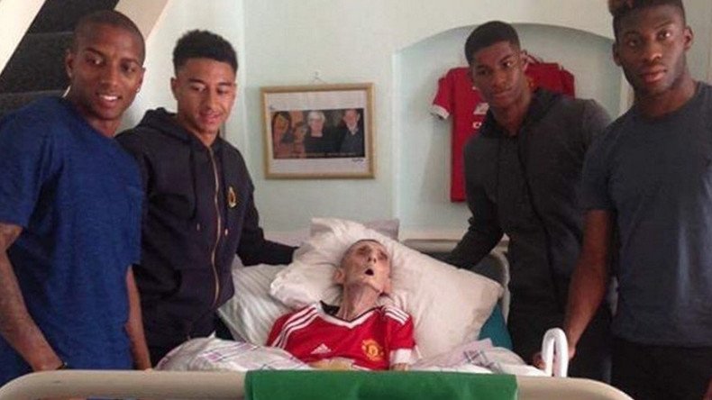 Grandfather dies 45mins after Manchester United stars visit him on deathbed