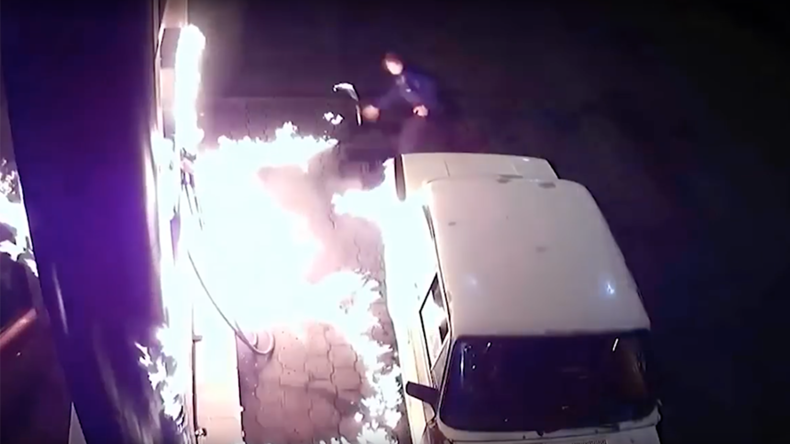 Firestarter: Russian man ‘experiments’ with lighter at gas station, sets car ablaze (VIDEO)