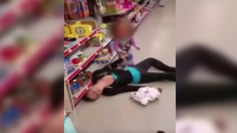 Police release shocking footage of toddler trying to revive mother after drug overdose (VIDEO)