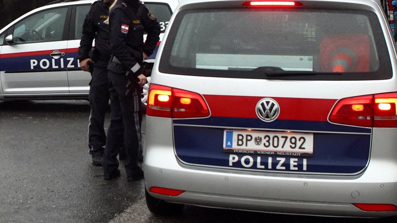 Driver shouting ‘Allahu Akbar’ tried to run over pedestrians in Vienna – media citing police