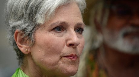 Jill Stein charged for spray-painting bulldozer in Dakota pipeline protest