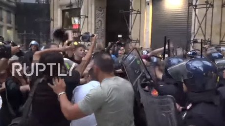 Violent clashes erupt in Naples over Italian PM’s visit (VIDEO)