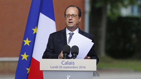 Hollande pays personal visit to Calais, vows to completely dismantle 'Jungle' refugee camp