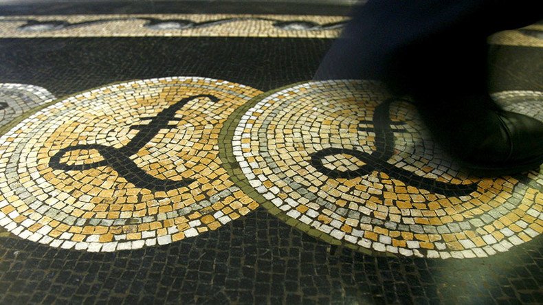 ‘Hard’ Brexit worries push British pound to three-decade low