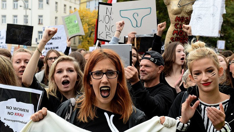 Thousands of Polish women gather for ‘black protest’ against abortion ban (PHOTOS)
