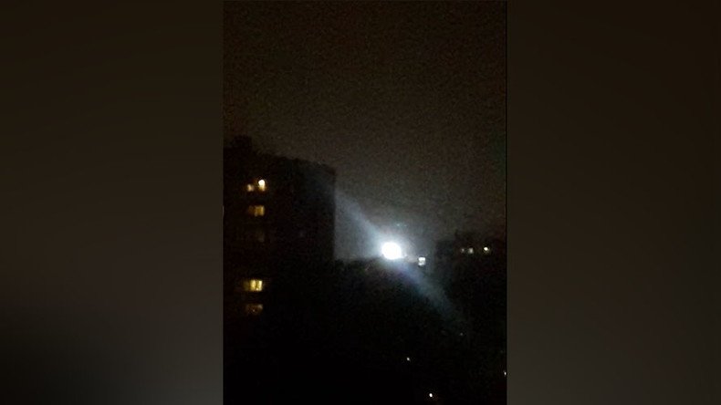 ‘Huge glowing’ UFO filmed above Moscow homes (VIDEO)