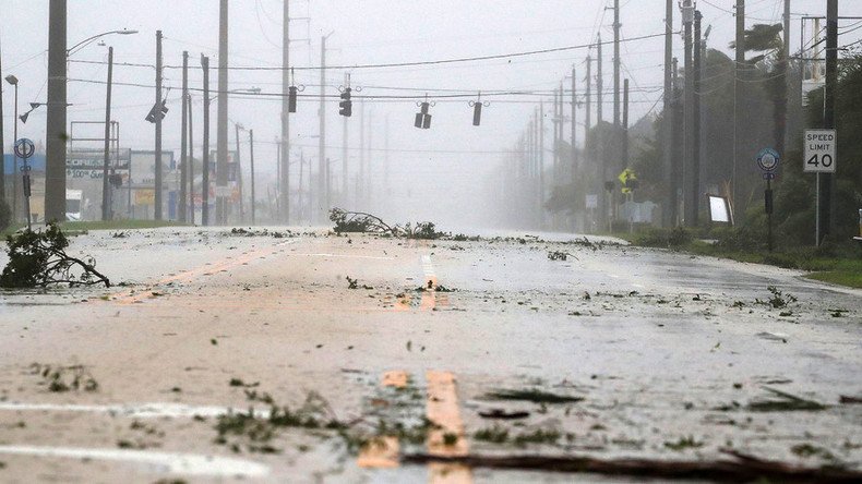 Hurricane Matthew reaches US coast