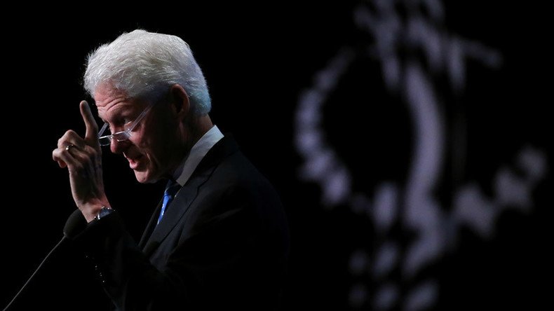 Bill Clinton heckled as a ‘rapist’ during Hillary campaign event (VIDEO)