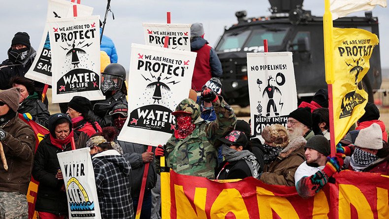 'Snowden' actress arrested while filming Dakota Access Pipeline protests live