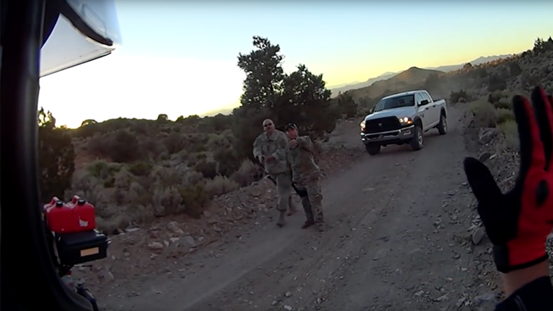 Bikers visit Area 51 ‘back gate’, threatened by ‘mysterious’ armed guards (VIDEO)