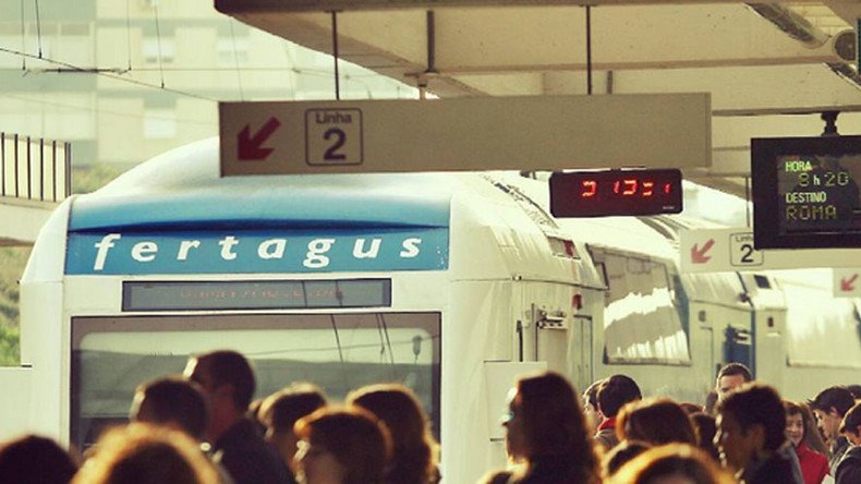 Portuguese train company demands passengers eat breakfast to avoid fainting delays