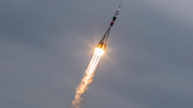 Soyuz spacecraft with 3-man crew blasts off to Intl Space Station