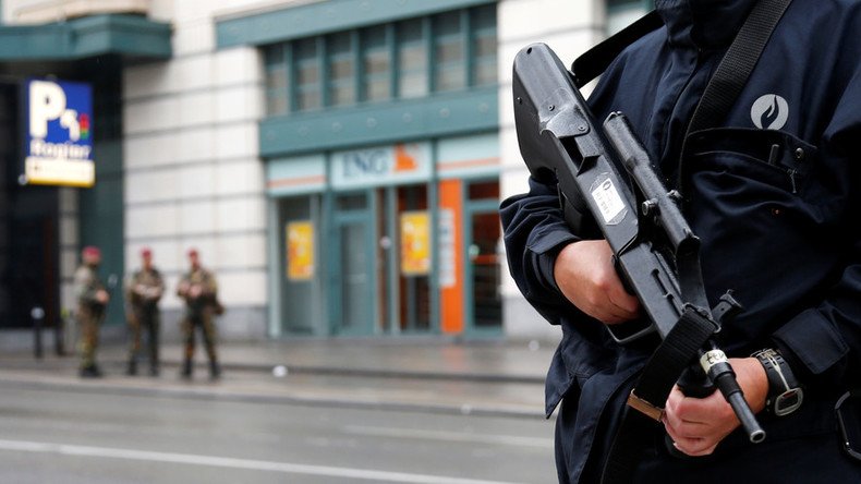 Jewelry thieves with AKs make off with the goods in Belgian shopping mall heist