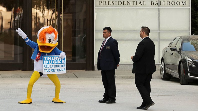 ‘All disguised as a duck’: Video shows illegal collaboration between Clinton, DNC over mascot