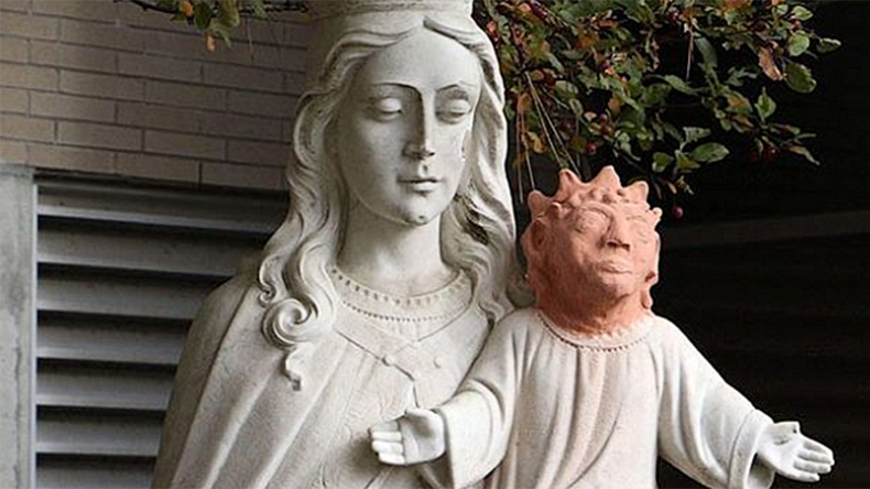 #TemporaryBabyJesus: Bizarre replacement statue head captivates internet (PHOTOS)