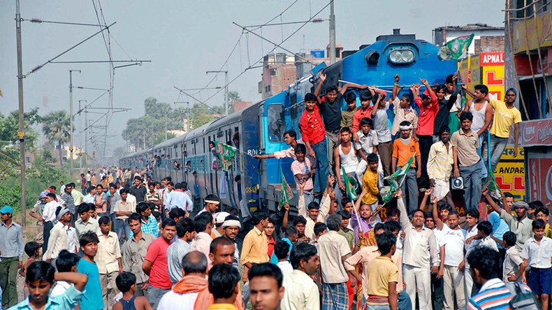 Porn blocked at Indian train station after spike in x-rated searches