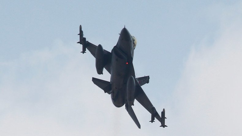Ankara halts airstrikes after Syria vows to ‘down Turkish planes,’ activates air defenses – report