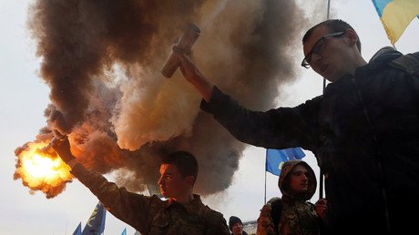 Fireworks, smoke-bombs in Kiev as far-right marches on national holiday