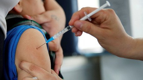 Anti-vaxxer Aussie nurses may face prosecution 