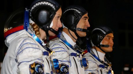 Upgraded Soyuz spacecraft brings Int’l Space Station Expedition 49 back to Earth