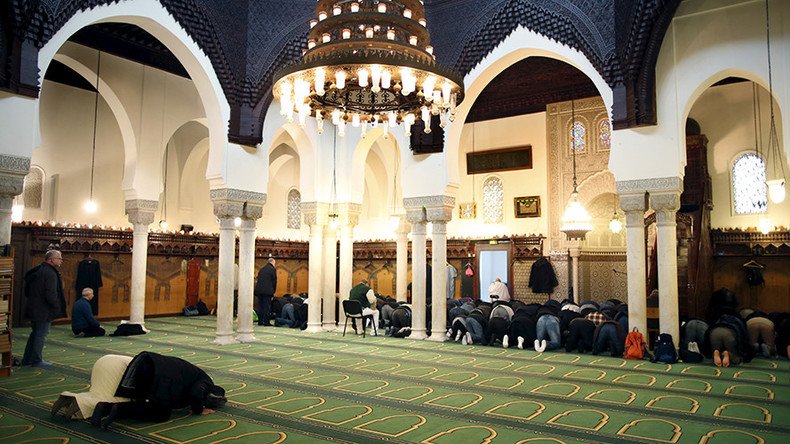 4 mosques closed in France for spreading ‘radical ideology’