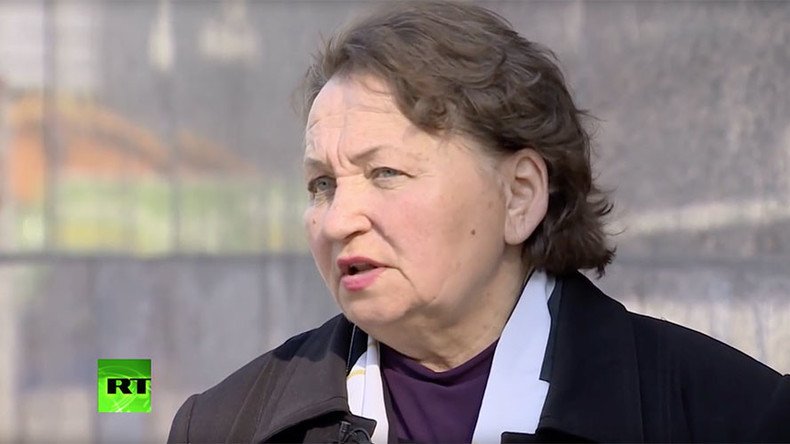 Mother of jailed pilot threatens self-immolation if US does not return him to Russia