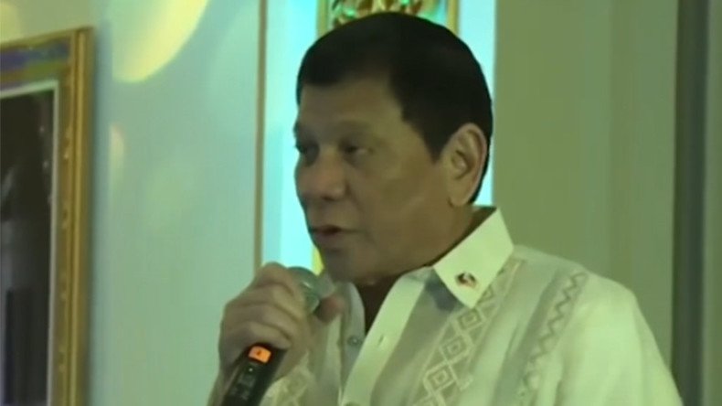 Karaoke diplomacy as Duterte and Malaysian PM get in tune (VIDEO)