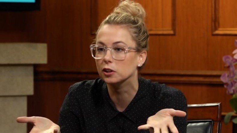 Iliza on comedy, hecklers, and girl logic