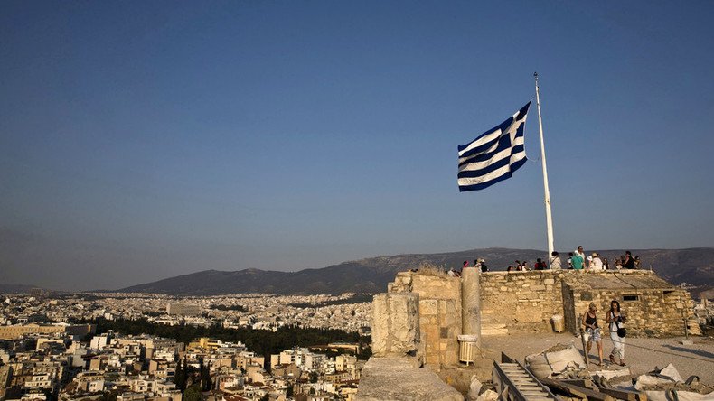 Greece out of recession for first time since 2014