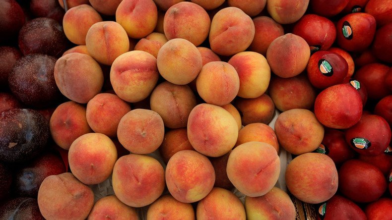 11yo suspended from school for cutting peach with child’s butter knife