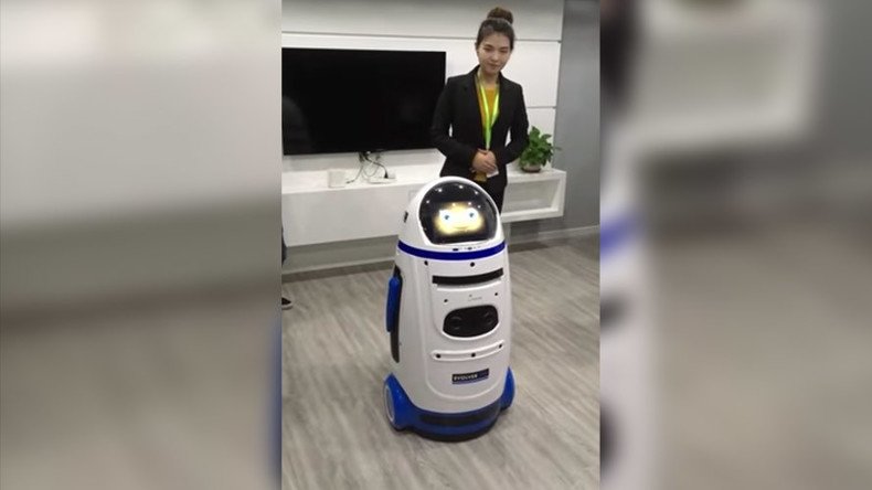 nudler du er protein Robots v Humans: AI machine 'attacks' visitor at Chinese tech fair (PHOTOS)  — RT Viral