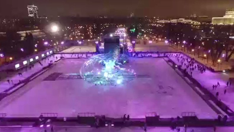 Moscow’s spectacular never-ending ice skating rink captured by drone (VIDEO)