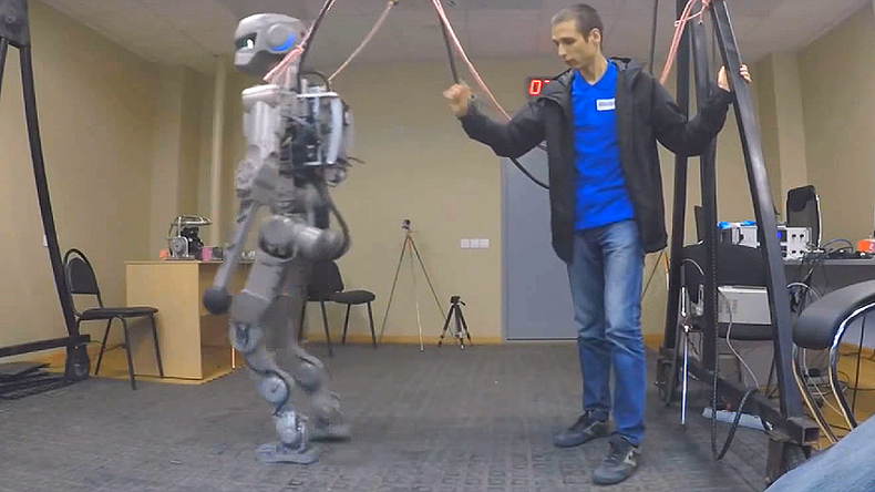 Space-bound Russian android FEDOR shows off handyman skills (VIDEO)