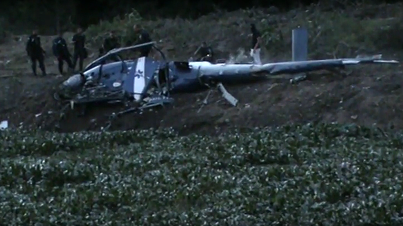 4 police killed after helicopter ‘shot down’ in Rio (VIDEO)