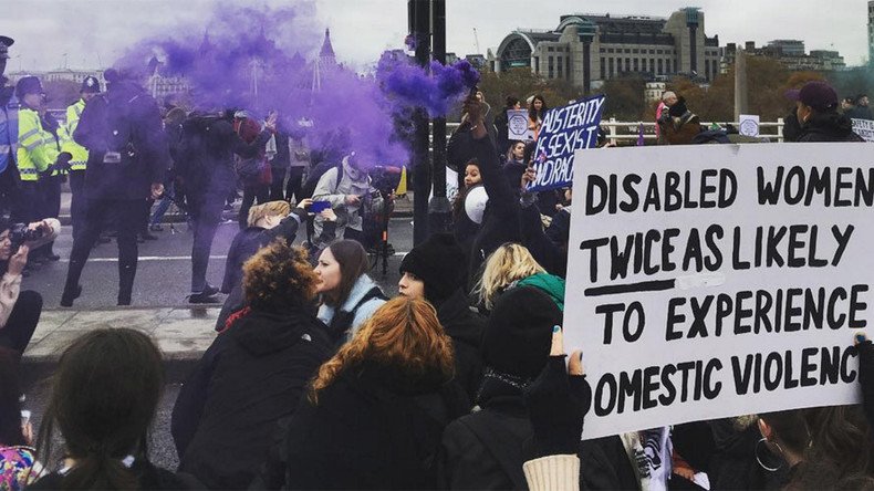 London bridge shut down by domestic violence protest (VIDEOS, PHOTOS)