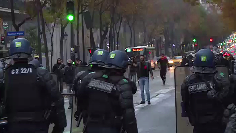 15 arrested after Kurds clash with pro-Erdogan demonstrators in Paris – media