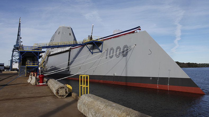 Not again! US Navy ‘stealth’ destroyer towed into port after another breakdown (VIDEO)