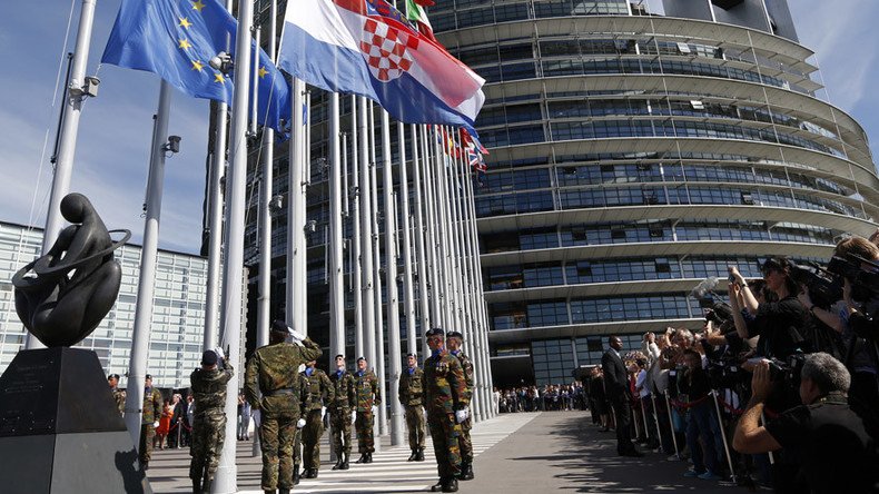 ‘Dagger pointed at heart of NATO’ – US secretary of state contender on EU army
