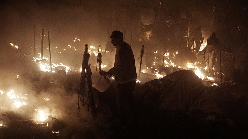 Woman & child killed in gas blast at Greek refugee camp, prompting clashes with police (VIDEO)