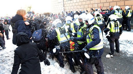 Clashes, arrests in Stockholm at neo-Nazi march & counter-rallies (PHOTOS, VIDEO)